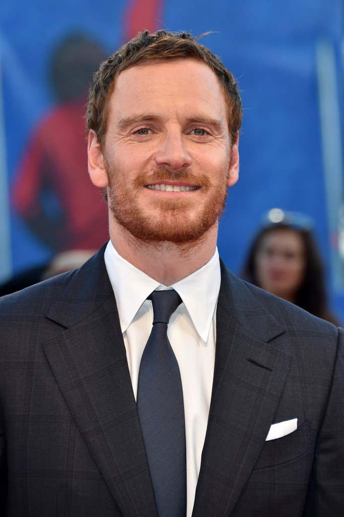 Michael Fassbender Wears “Green” Tom Ford Suit at 2016 Golden