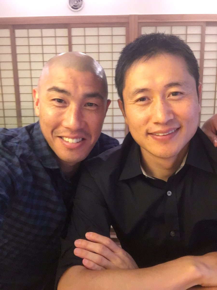 robotdr22's tweet image. 오랜만에 만난 우리 땡표 행님😁항상 드는 생각이지만 너무 차분하다 이형은👍좋은 얘기 많이 나누고 맛있는 밥도 얻어 먹고!감사합니다 🐙⚽️❤️ #이영표 #헛다리신 #좋아하는형님