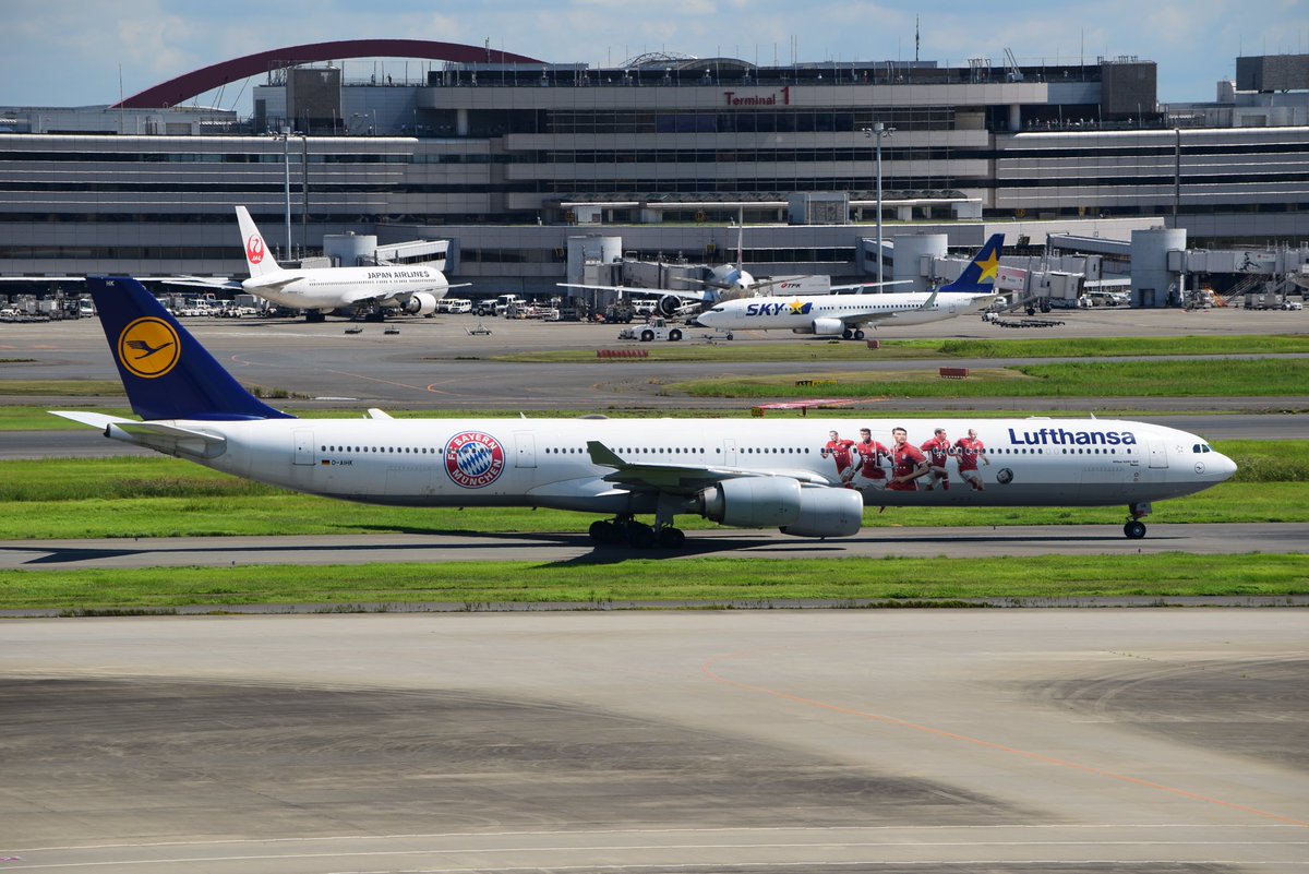 バイエルンミュンヘン塗装機、羽田初飛来
A340-642  D-AIHK