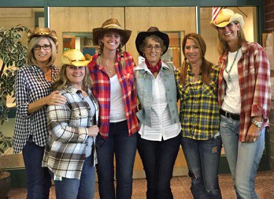 BanningHigh2018's tweet photo. Broncos! Don't forget about Western Dress Up Day tomorrow! 👢🐴🌵💚 https://t.co/uRXzUvwwdO