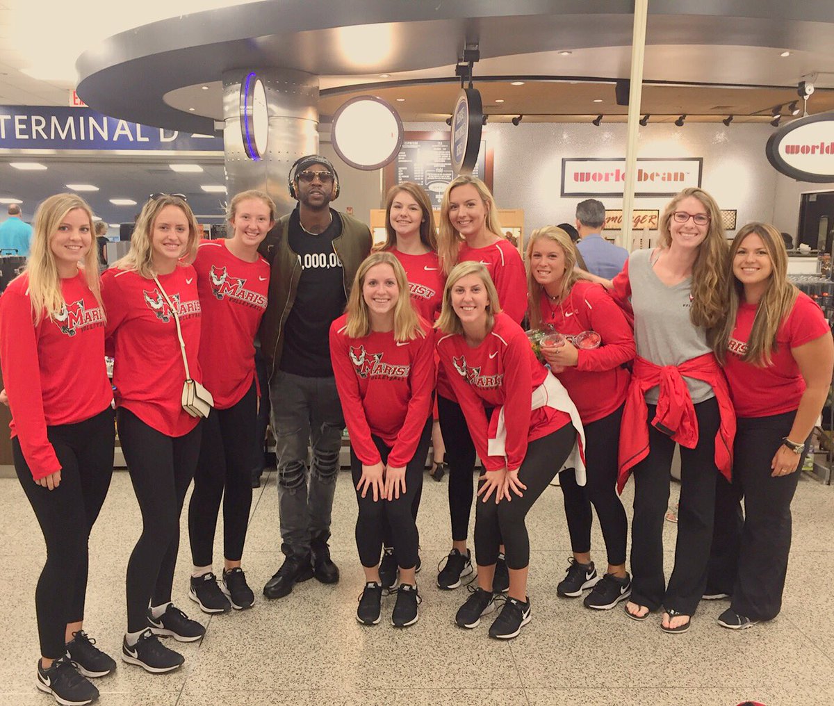 Maristvb's tweet image. Attn: Marist Students! @2chainz is coming to our home opener Tues. night &amp;amp; so should YOU! 9/13 @ 7pm. #GoRedFoxes