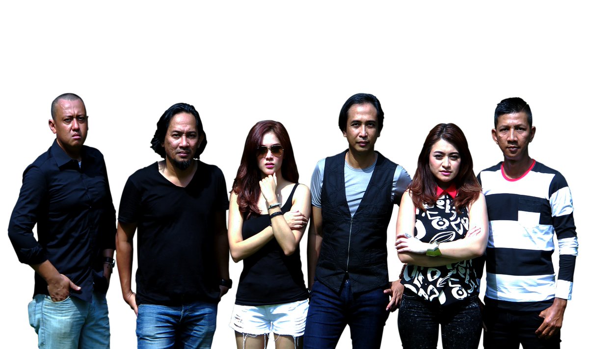 #NEWRELEASE #FRESHSINGLE <a href="/the_secret_band/">THE SECRET BAND</a> SEMESTA (Sayang Lepaskan Aku) ~ <a href="/upbeatindonesia/">Upbeat Indonesia</a> || #MD <a href="/DewiqAriyani/">MD @radiogrindulufm</a>