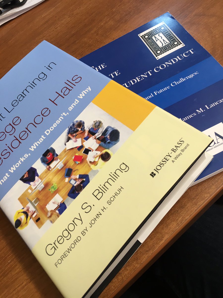 mikeburnside93's tweet photo. Two books I'm going to try to apply this year as I start a new chapter in my life #culeadandlearn https://t.co/dfRXbRGI1W