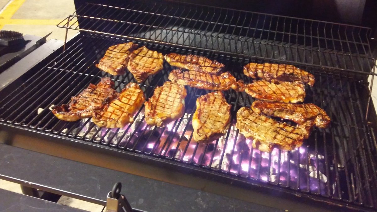 lesmages84's tweet photo. Freight team appreciation nite! #6587 #LOB #MIGHTYGULF @FarberGary @JarrodFarmer4 https://t.co/jJfY9IF3uG