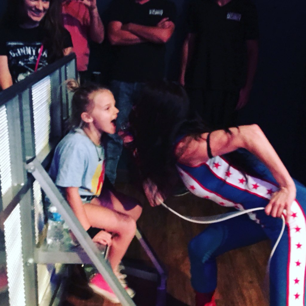 JulietteLewis's tweet photo. Loved this little lady who sang with me last night. Celebrated her 9th bday! #JLUSTOUR 😃😃😃😃😃 https://t.co/GiWiSEnUF6