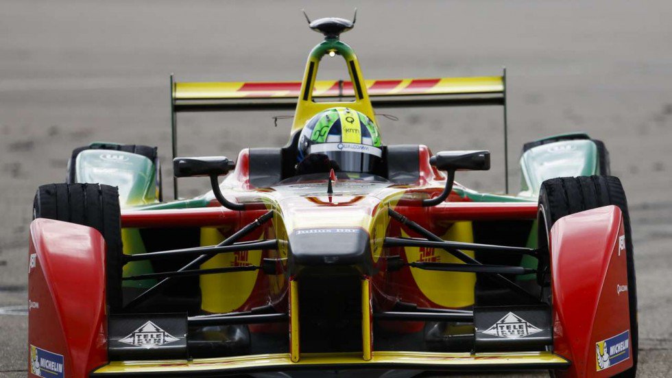 香港電動方程式賽車（Formula E）錦標賽將於下月舉行，屆時中環數十條巴士線將改道、五條道路將封閉，預料中環商業區的交通將出現擠塞和混亂。 buff.ly/2cbk1ym