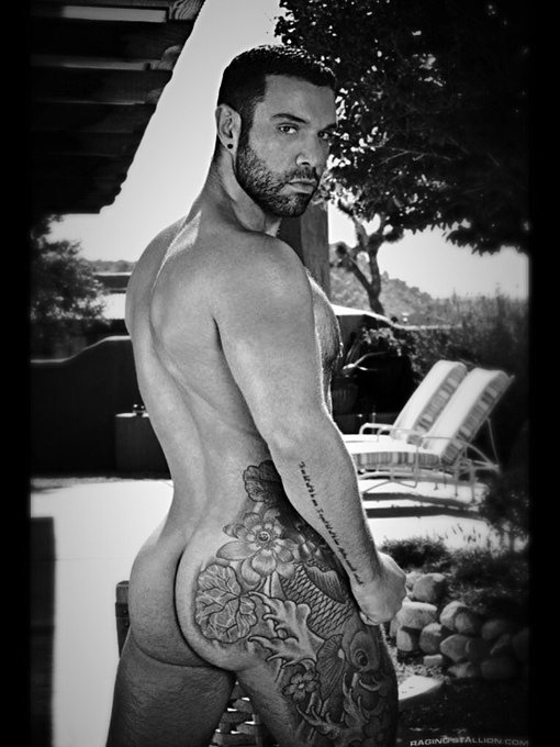 Love the black and white. #blackandwhite https://t.co/cBSlPf81tH<a href="/tag/blackandwhite"class="tags">#blackandwhite</a>