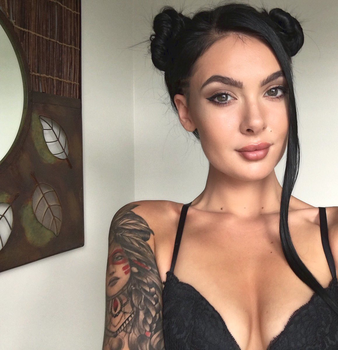 Marley Brinx on X: Add me on Snapchat 👻MBrinx & IG:  t.copMuarXWHg2 t.coK2lIIdQlKv  X