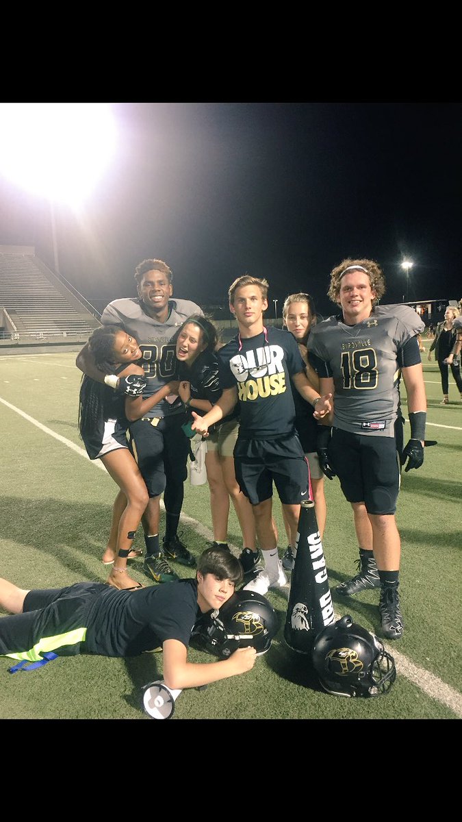 evankennedy26's tweet photo. Got the dub tonight!👀 and s/o to my boy @C_Tucker11 for having 4 TD's tonight!! #SomeoneSignThisKid https://t.co/IdtopTSGGc