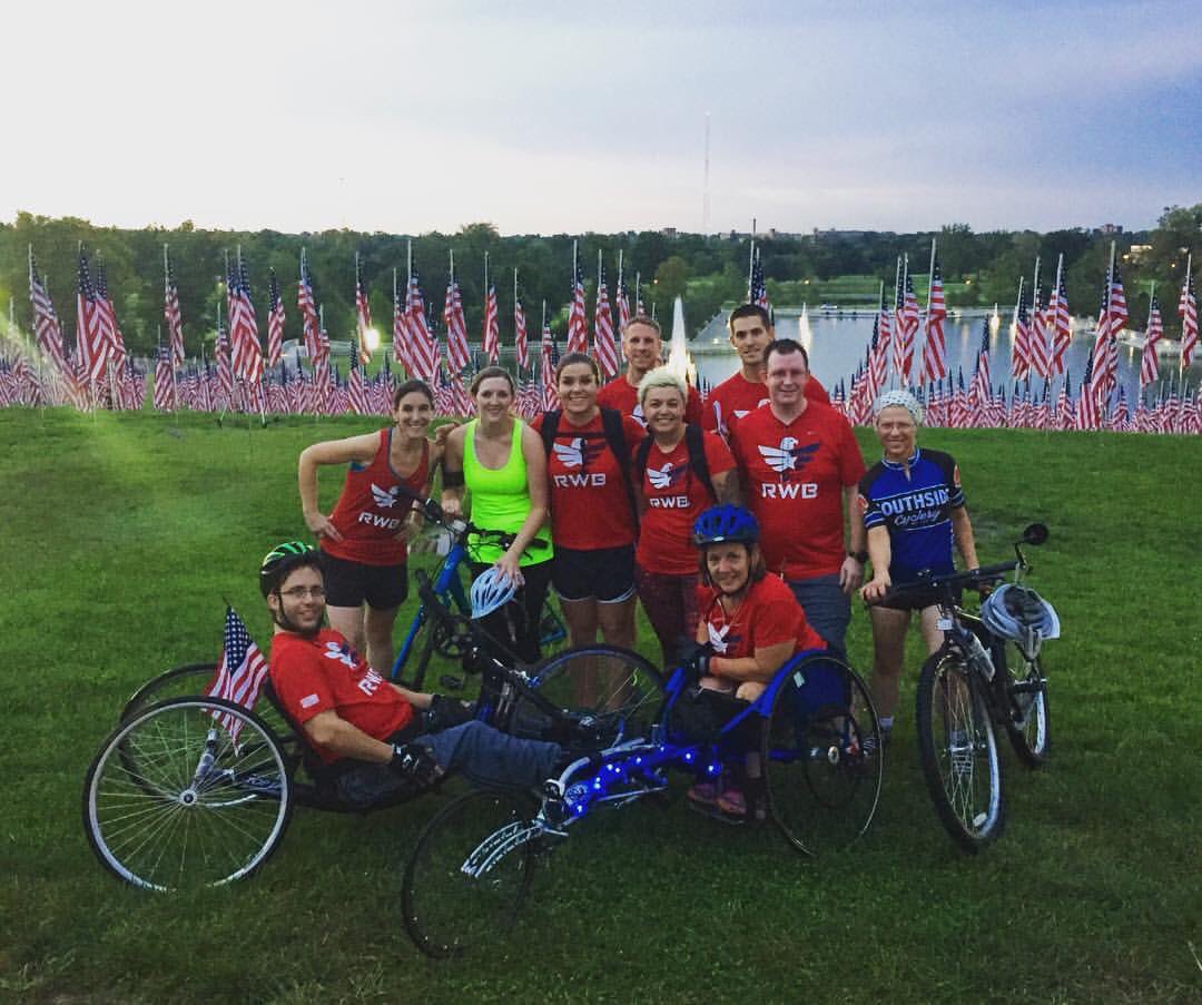 Emily_Roman's tweet photo. @TeamRWB STL crew visit #flagsofvalor on Art Hill. Very moving tribute to our fallen heroes 🇺🇸 https://t.co/Uh9JHCHF1Y
