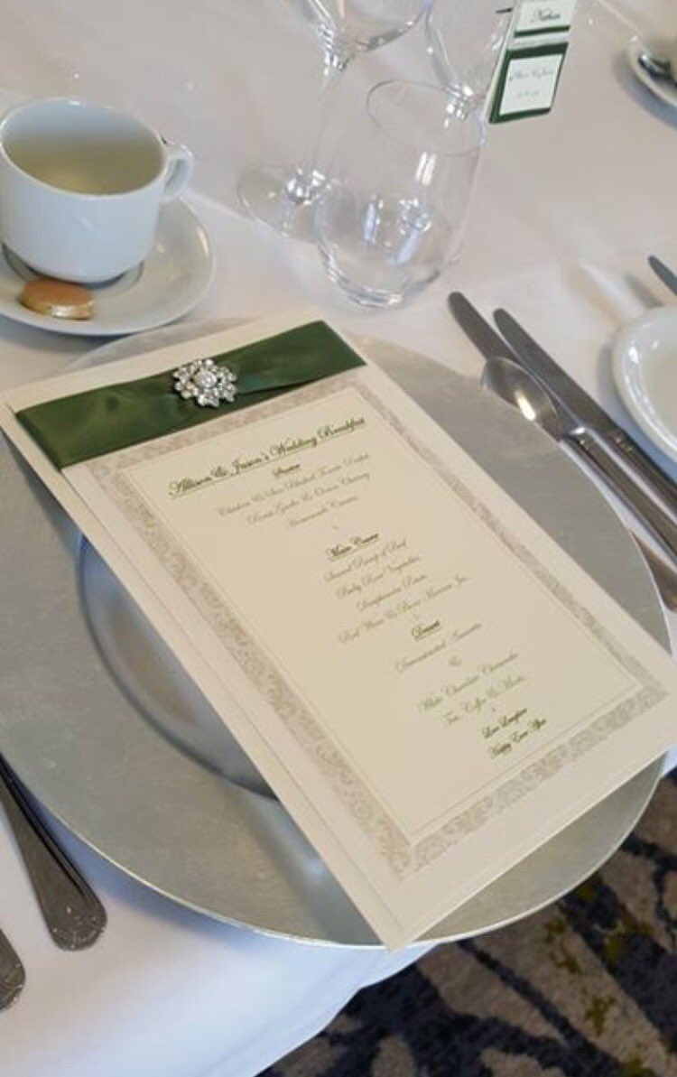 ClareArts's tweet photo. Beautiful colour scheme at Allison and Jason's wedding yesterday. All stationary supplied by https://t.co/IF0equuHo0 https://t.co/bRJHD0lt88