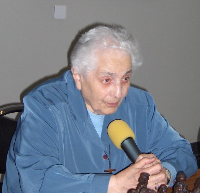 Rencontre avec Sœur Marie-Geneviève de la Fraternité Œcuménique de #Lomme (Humanicité) bit.ly/2cENHYR