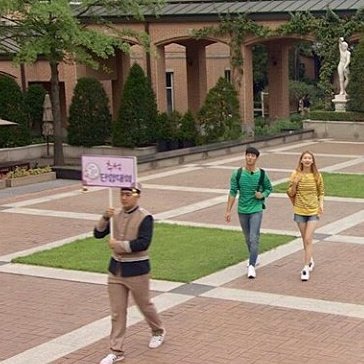 Cr5K18SVIAAEd6F.jpg:large