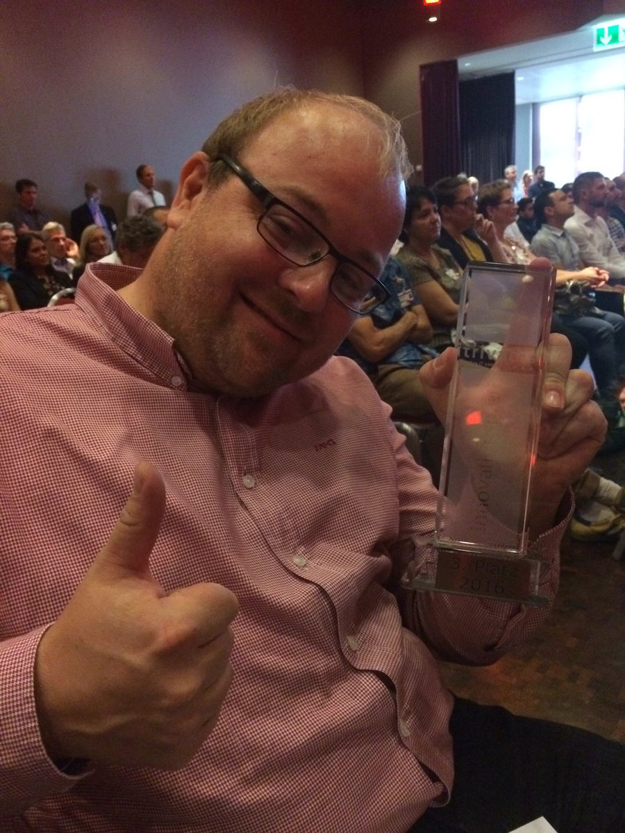 bernhardwesely's tweet photo. @martinberger_ch and his @Trivadis Innovation Award #tvdte https://t.co/GJJilITv8X