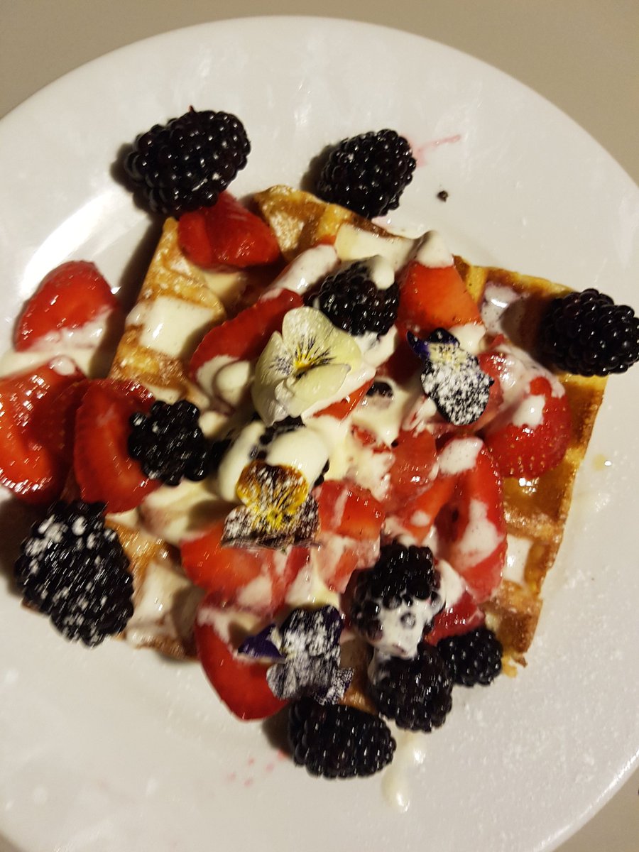 Loved the savoury and sweet waffles by London's very own <a href="/wafflelionuk/">Thorne Addyman</a>  <a href="/TheCommonE2/">The Common E2</a> #londonfoodie