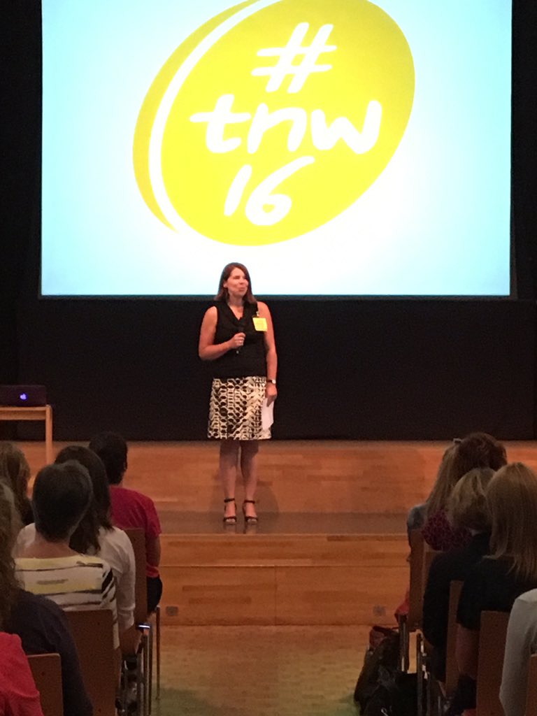 Ingedefluiter's tweet image. Te gek! Workshop Schrijfschetsen bij #tnw16 - ik ben er klaar voor, eerst een praatje van @maresep #letsgetvisual