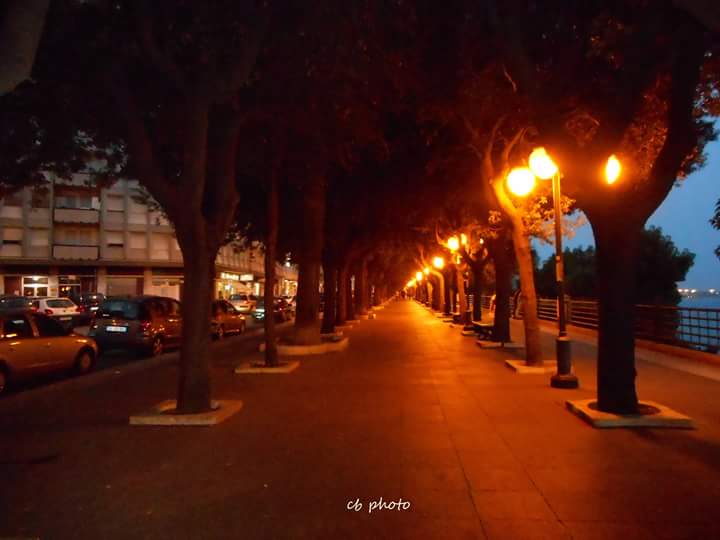 CBPHOTO974's tweet photo. #tarantobynight #madeintaranto #questaètaranto #puglia #welcometotaranto #cittàspartana https://t.co/8sCVaZ1lGk