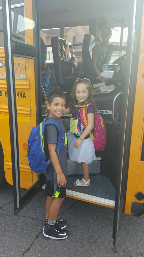MrsONeilWFE's tweet photo. 1st day of kindergarten, 4th, and 7th! ❤️ https://t.co/5fcRTuT1Ov