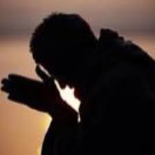 ثلاثه اذا اخرجت لاتعود :
١- الكلمه إذا انطلقت...  
٢- والسهم إذا رُمي ..
٣- والزمن إذا مَضى...