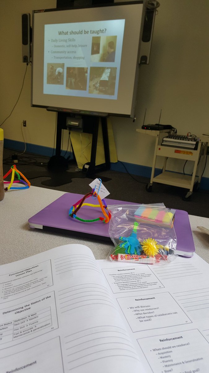 mariecmansfield's tweet image. @AndyBondyPECS Pyramid Training with @AmandaAP_SC @trishbwilson #capeproud #pyramidapproach