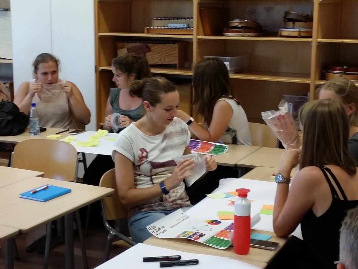 Ha, dat was een fijne middag <a href="/Paboeindhoven/">FontysPABO Eindhoven</a>! Workshop <a href="/decultuurloper/">volg ons via @kunstloc</a> en competentie gericht cultuuronderwijs.