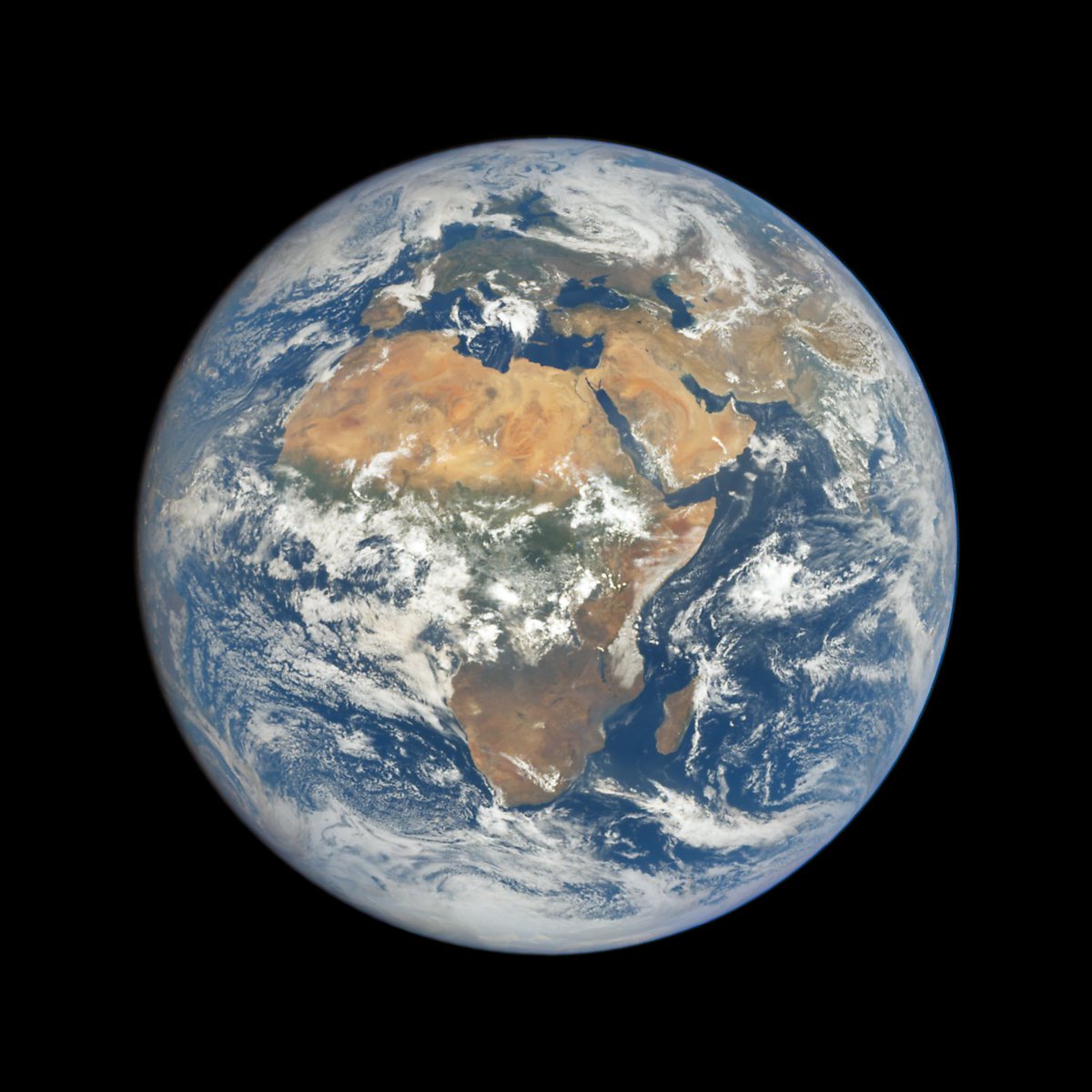 dscovr_epic's tweet photo. 09:41 on Thursday September 8th, over Central African Republic https://t.co/rPKrKkNqnS