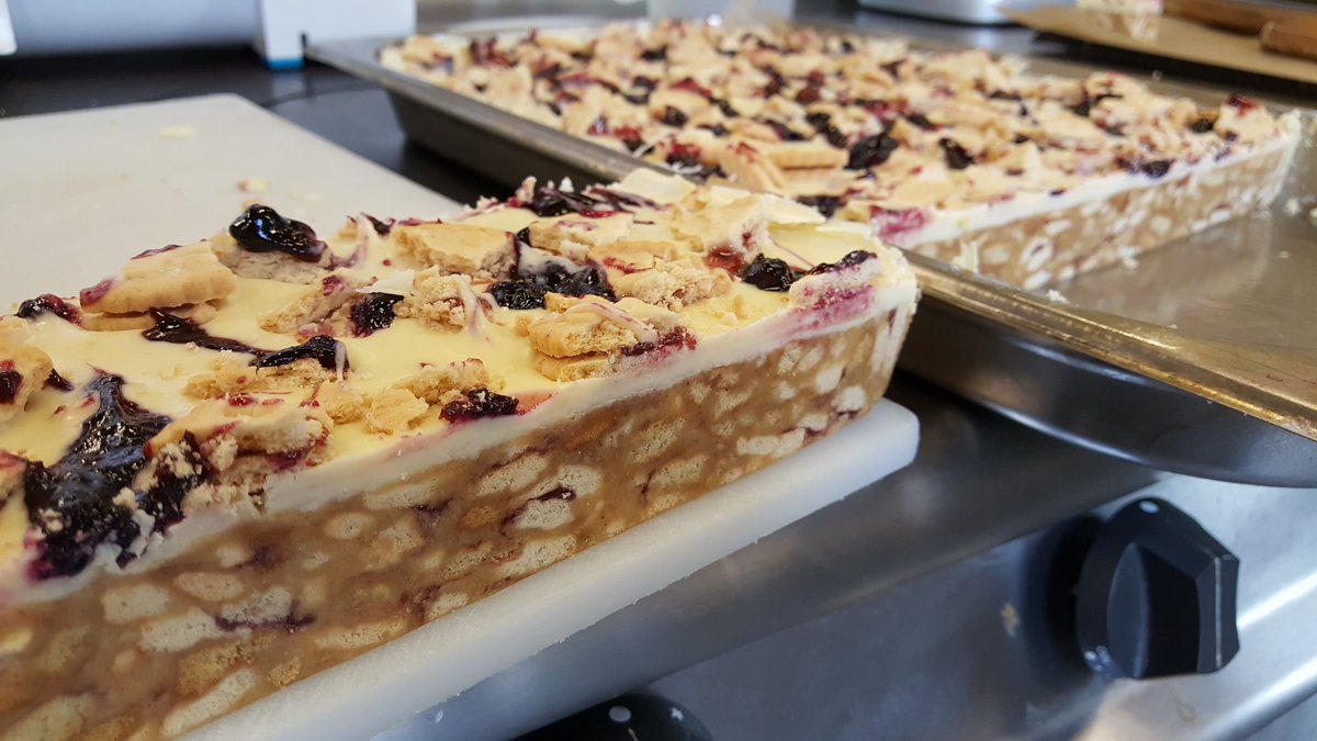 ken__moodie's tweet image. Gr8 effort by our #Apprentice, including a solo effort on #malteser slice. Well done Laura! @BaxterStorey @5cottyDD