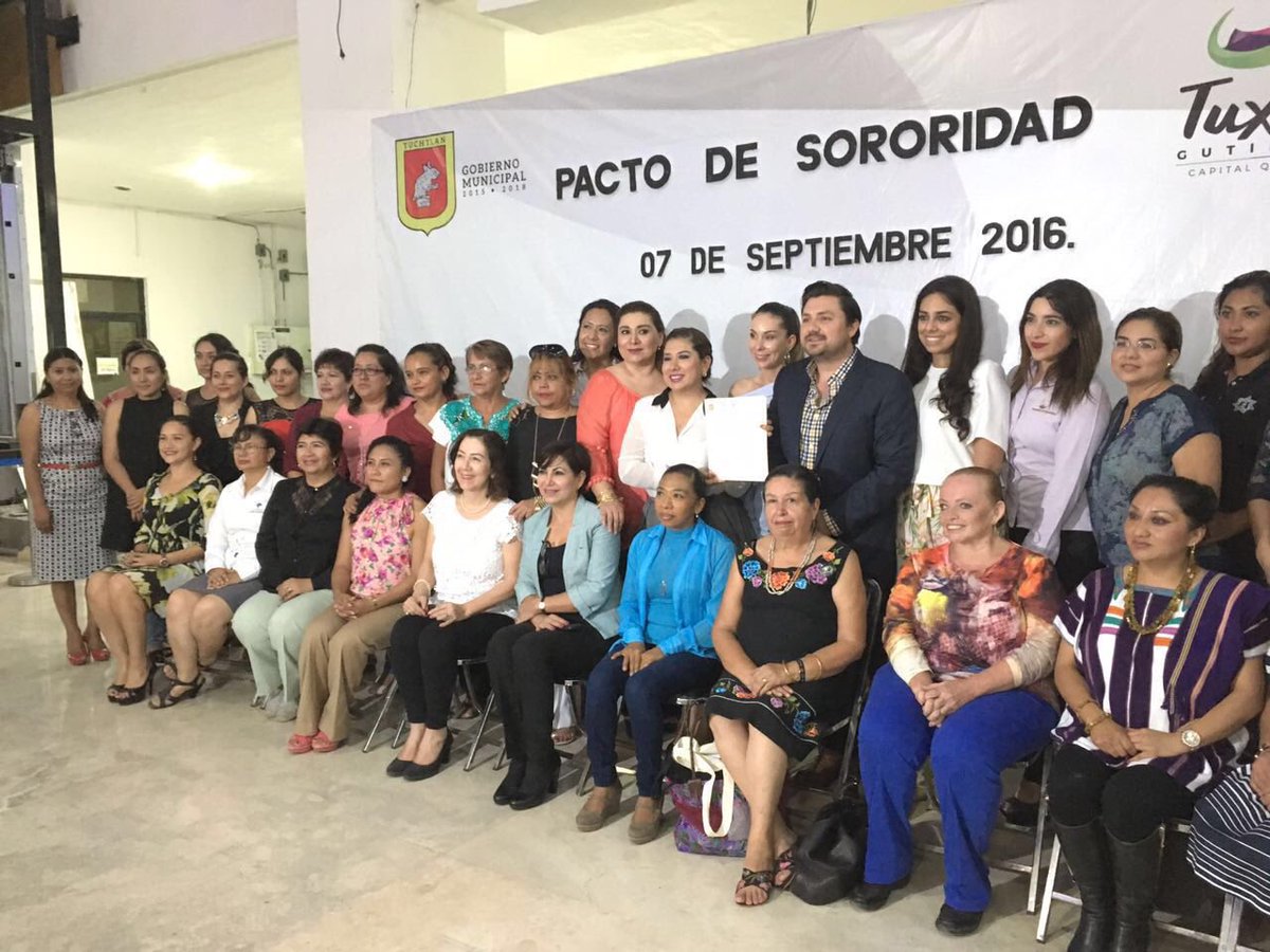 PaulinaConde's tweet photo. Se firmó el Pacto de Sororidad con OGS, Activistas y Funcionarias y como testigo El H.Ayuntamiento de Tuxtla https://t.co/jr5k1BB9AX