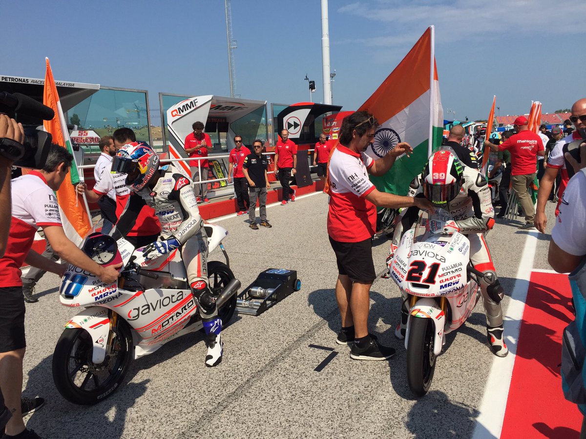 MahindraRacing's tweet photo. A very special way to celebrate our 100th Grand Prix! Great to work together with @MotoGP for #100atMisano https://t.co/QCDZwsFKbF
