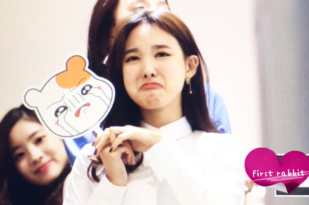 [트와이스] 나연이와 에비츄 부채 | 인스티즈