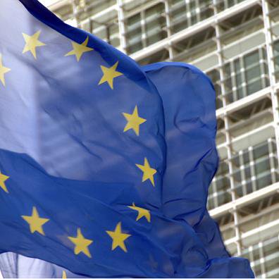 GNT_fr's tweet photo. Fin des frais de roaming : la Commission européenne fait marche arrière https://t.co/Yc9UVPZBXT #RoamingEurope https://t.co/nrWESy3Jms
