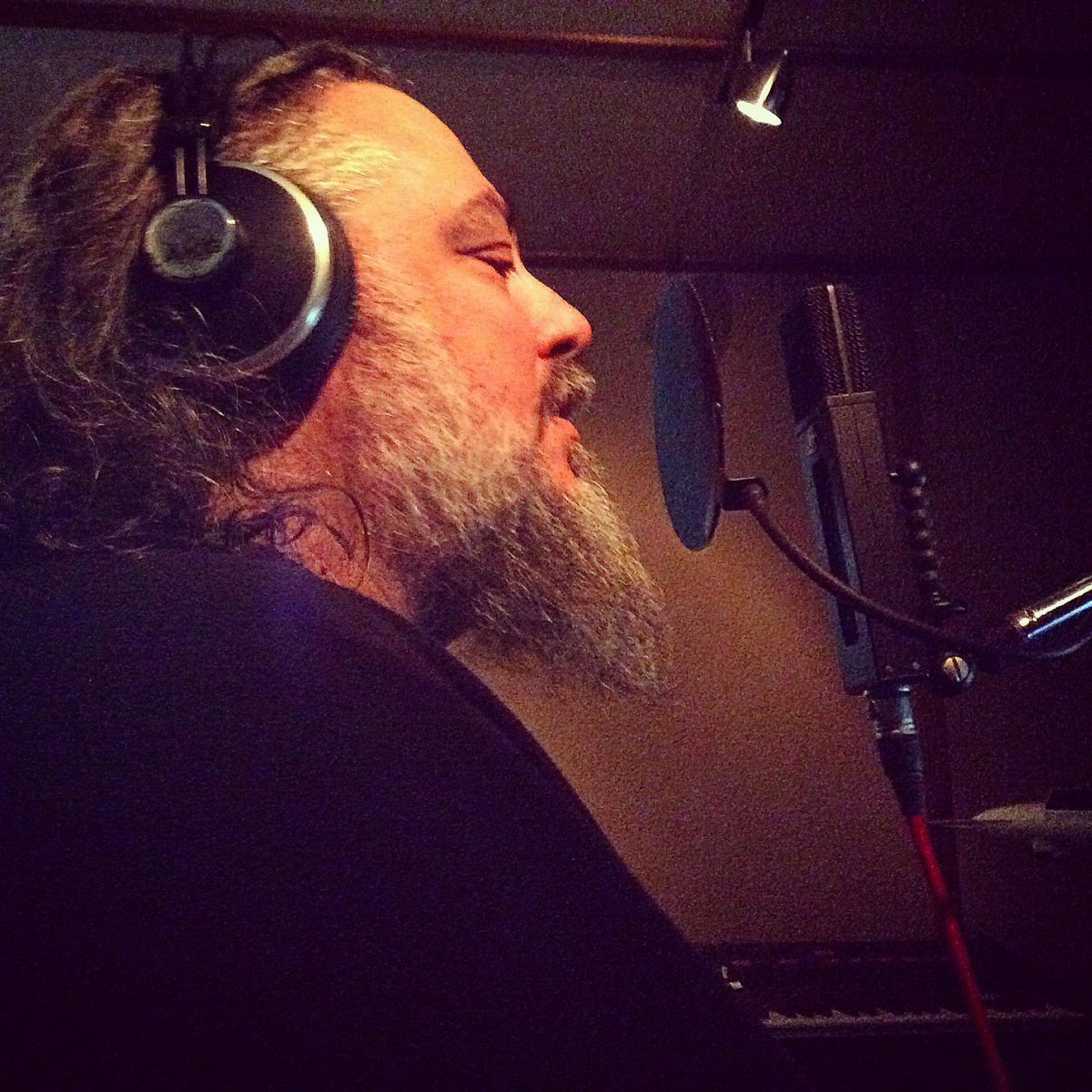 m.youtube.com/watch?v=W9lEjX…
B.D.Foxmoor - "Armarima" (intro)