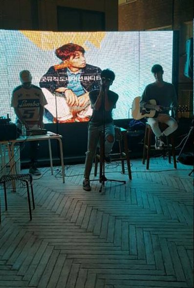 DrunkenTigerBR's tweet photo. [IG] 160909 #Bizzy @ #FeelGhoodMusic Donation Party
#비지 #MFBTY #SchoolMe #SaveTheChildren
© mandy_mam78 https://t.co/QmjQczMLjH