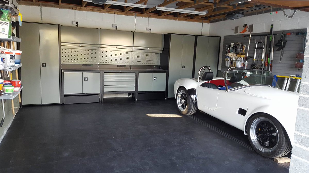 DreamGarageUK's tweet photo. Dream Garage metal cabinets by @PAFSystems were installed to create the ultimate car lair! #TransformYourGarage. https://t.co/ru1M7jUV4N
