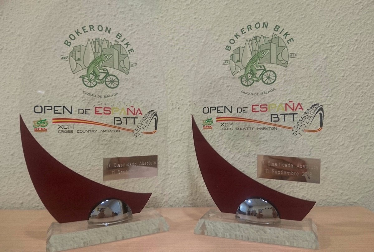 Preparando la entrega protocolaria de trofeos para la II Bokerón Bike, fin de fiesta del #OpenEspañaXCM :-)