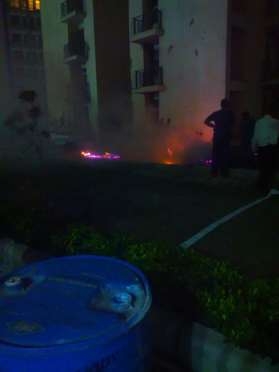 POORWA_NCR's tweet photo. Fire @PAN Oasis @Singhal_s20 @kapilkumark @NeerajKumar_iit https://t.co/d7ThBL4UB5