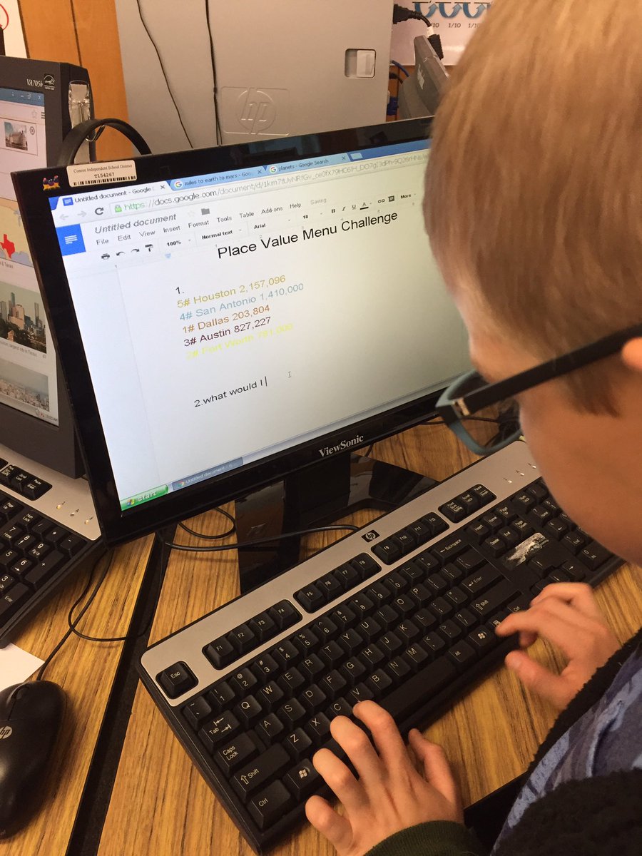 Canales2Dana's tweet photo. So busy working on our Place Value projects ! #conroeisdmath #ORconnects #fordfalcons https://t.co/UivBlL4iw6