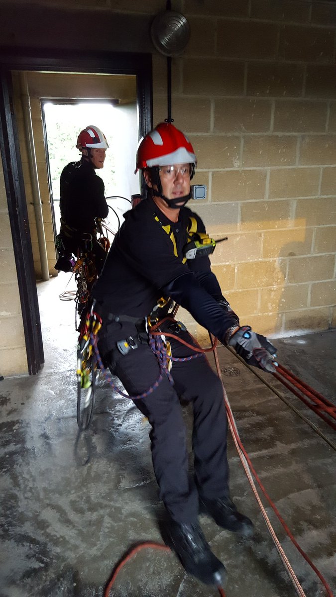 0xChronDao's tweet photo. #UKRO2016 @Hants_fire #RopeRescue Scenario Tower-Casualty pack &amp; raise @LondonFire #Pros in action @_ukro #thetalent https://t.co/uaMGdakbGe