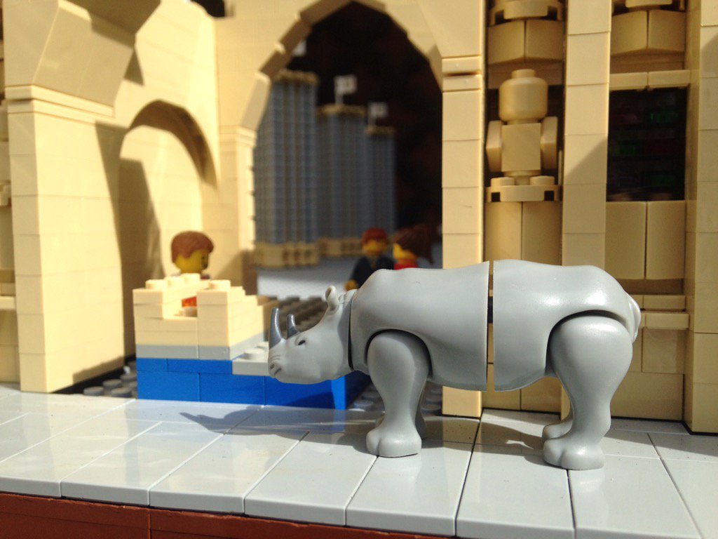 Look who's turned up at #bigLEGObuild! <a href="/DevonDinoRhino/">Dino Rhino</a>