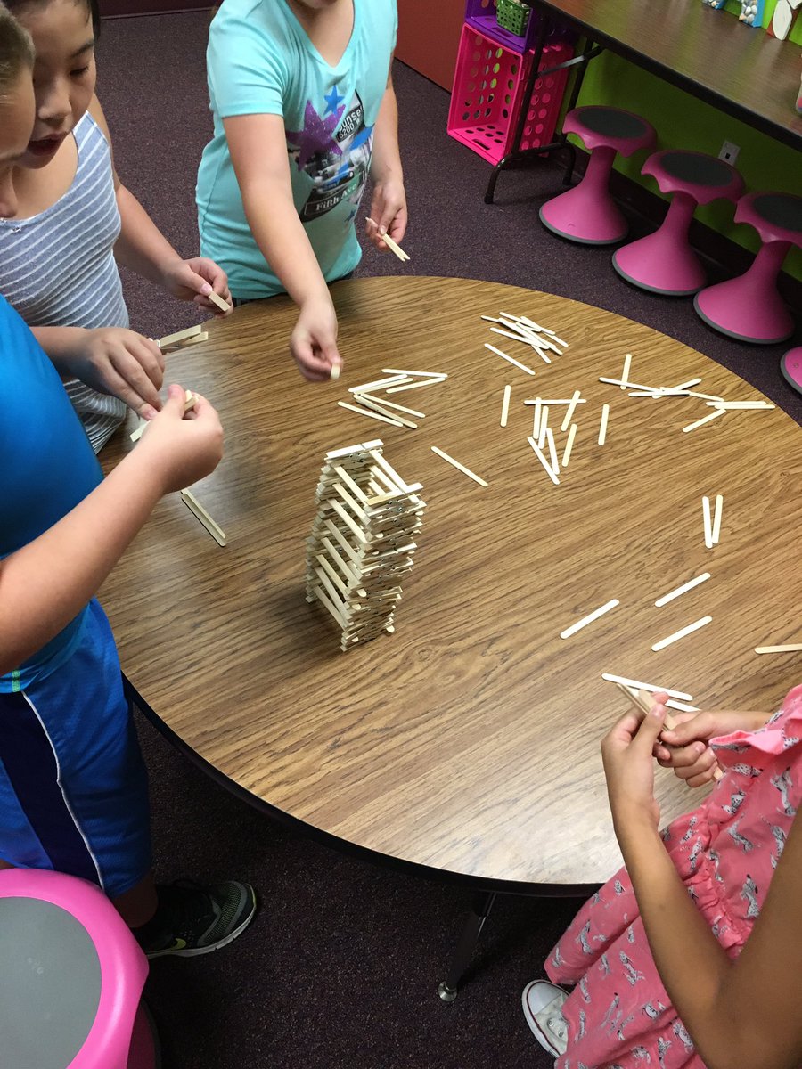 Making towers! #meekersmakers #wcemakerspace #azLEARNS