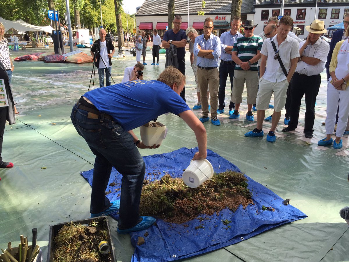 MichielBartels archeoloog <a href="/Gemeente_Hoorn/">Gemeente Hoorn</a> showt hoe de WF omringdijk zich door eeuwen heen zich heeft ontwikkeld.