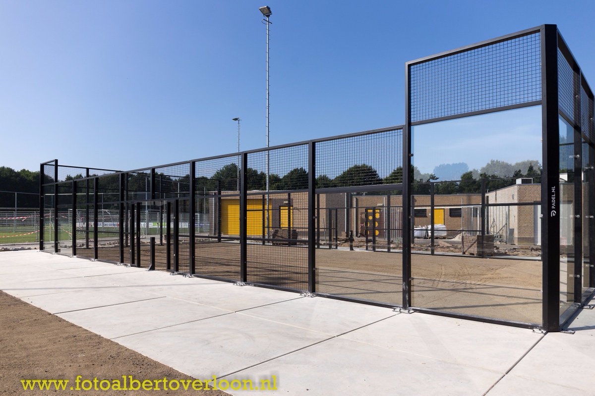 Tennisclub uit Overloon viert 40-jarig jubileum met feestelijke opening nieuwe Padelbaan fotoalbertoverloon.nl/nieuws-uit-ove…