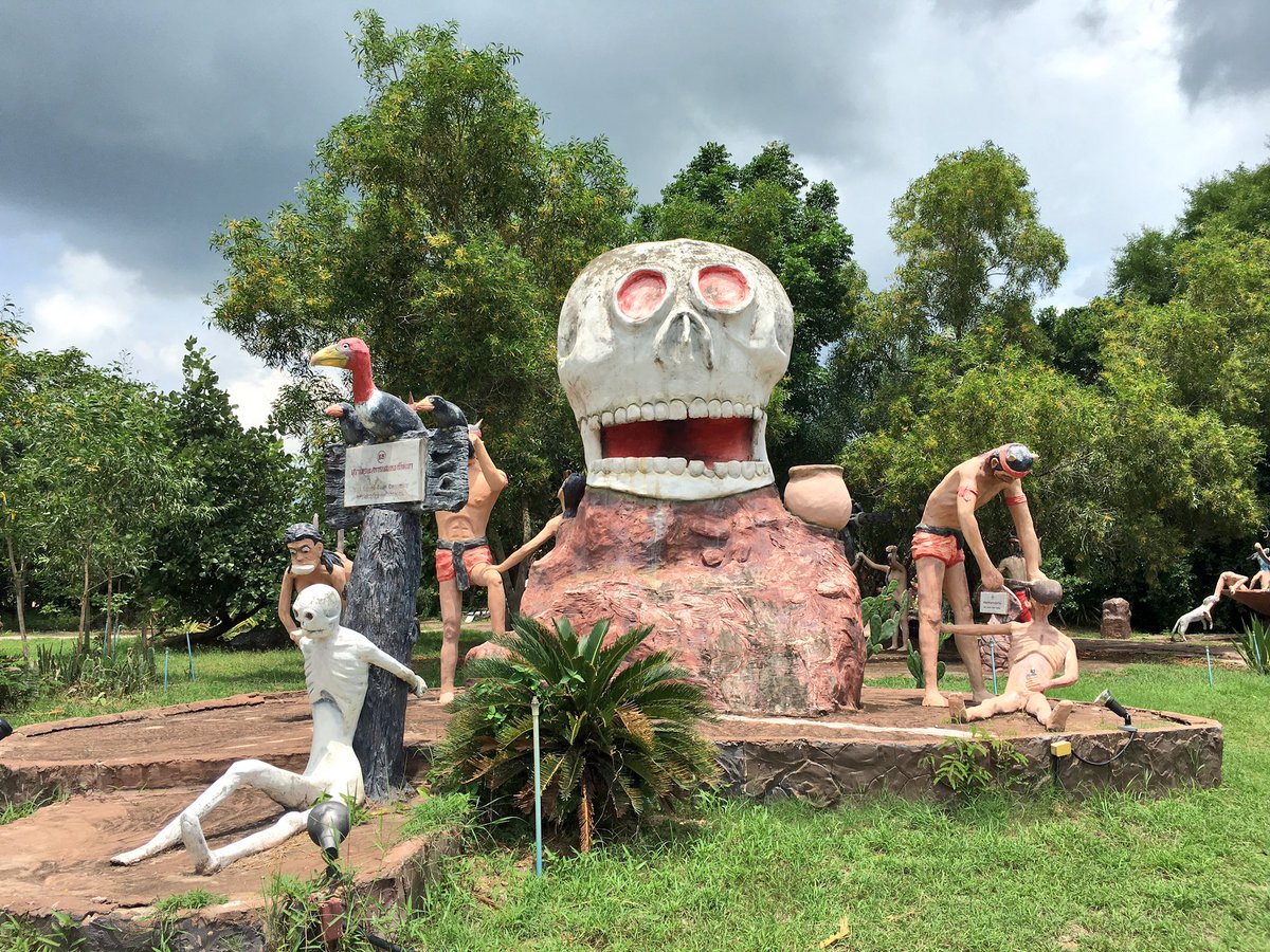 O Xrhsths タイの地獄寺 Sto Twitter 18 ワット トゥセンティー コーンケーンにある地獄 寺 蓮池に囲まれた本堂には 黒々とした本尊が祀られていた 境内は庭園のようになっていて 少し歩くと地獄空間がある 全体的に整備されていてめぐりやすい地獄 寺だ タイの O Xrhsths タイの地獄寺 Sto Twitter 18 ワット トゥセンティー コーンケーンにある地獄 寺 蓮池に囲まれた本堂には 黒々とした本尊が祀られていた 境内は庭園のようになっていて 少し歩くと地獄空間がある 全体的に整備されていてめぐりやすい地獄 寺だ タイの
