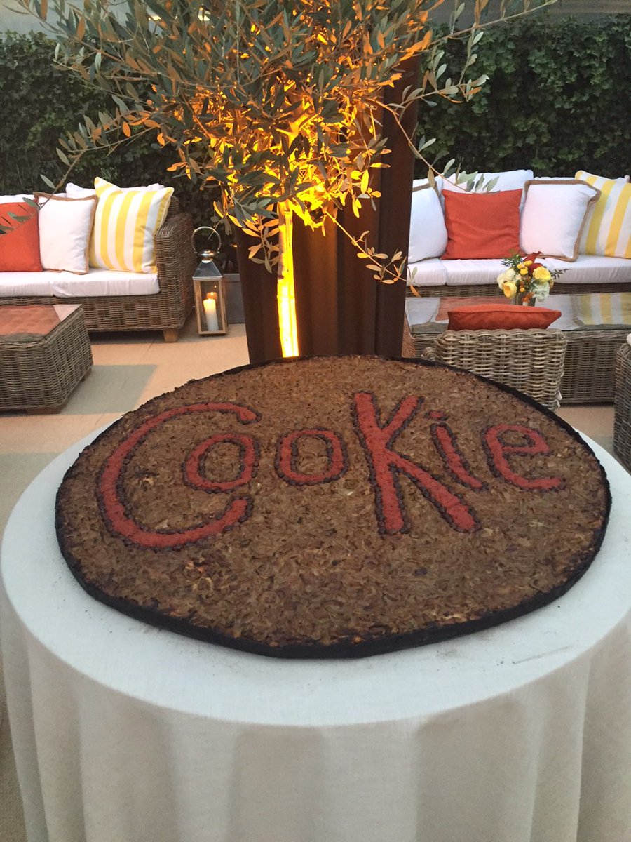 MagicJohnson's tweet photo. Our 25th Anniversary celebration continues at Michelangelo in Antibes for dinner and dancing! #EC25 https://t.co/fYGYbCEdE7