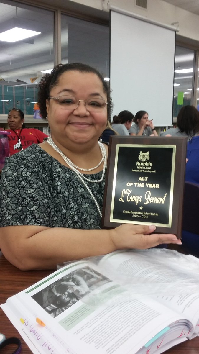 LTunyaB's tweet image. Yeah! I made Academic Lead Teacher of the Year! #HMSfamily #HMSscience