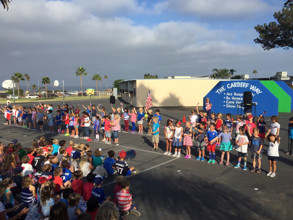 CardiffKids's tweet photo. 2nd graders did a great job performing for Red, White, and Blue Day in honor of Patriot Day and Constitution Day https://t.co/O0ghuEKYOL