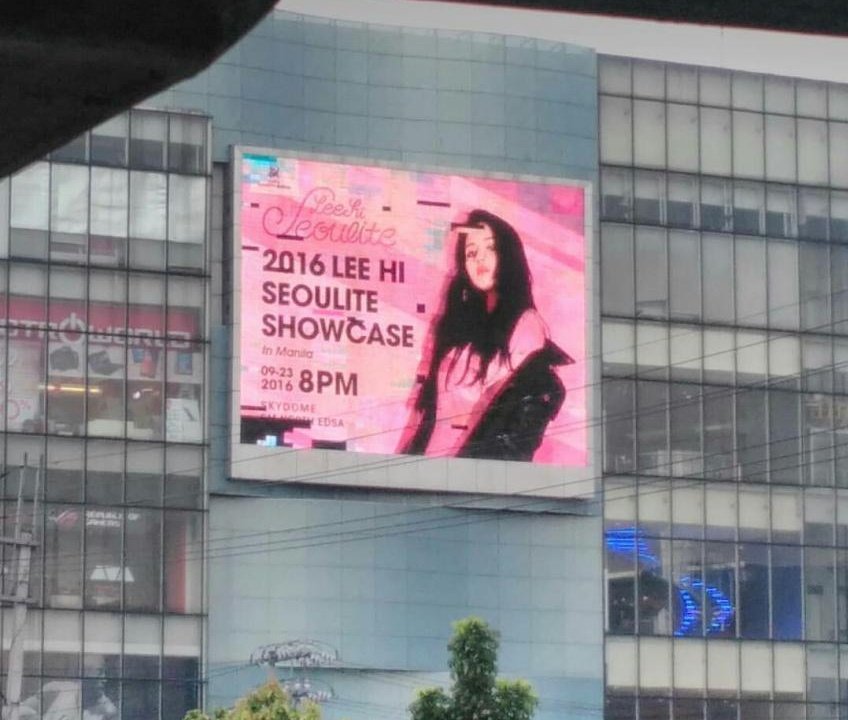 PlanetHaYi's tweet photo. A huge billboard of Lee Hi Seoulite Showcase in Manila ❤ https://t.co/AE2hP0BRYl