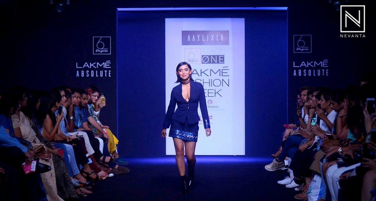 NevantaMedia's tweet photo. @sayanigupta walked the #ramp in a two-piece #suit for designer label #Aaylixir​ at #LFW16-https://t.co/z8itCY8DJM https://t.co/x0TAsnCddO