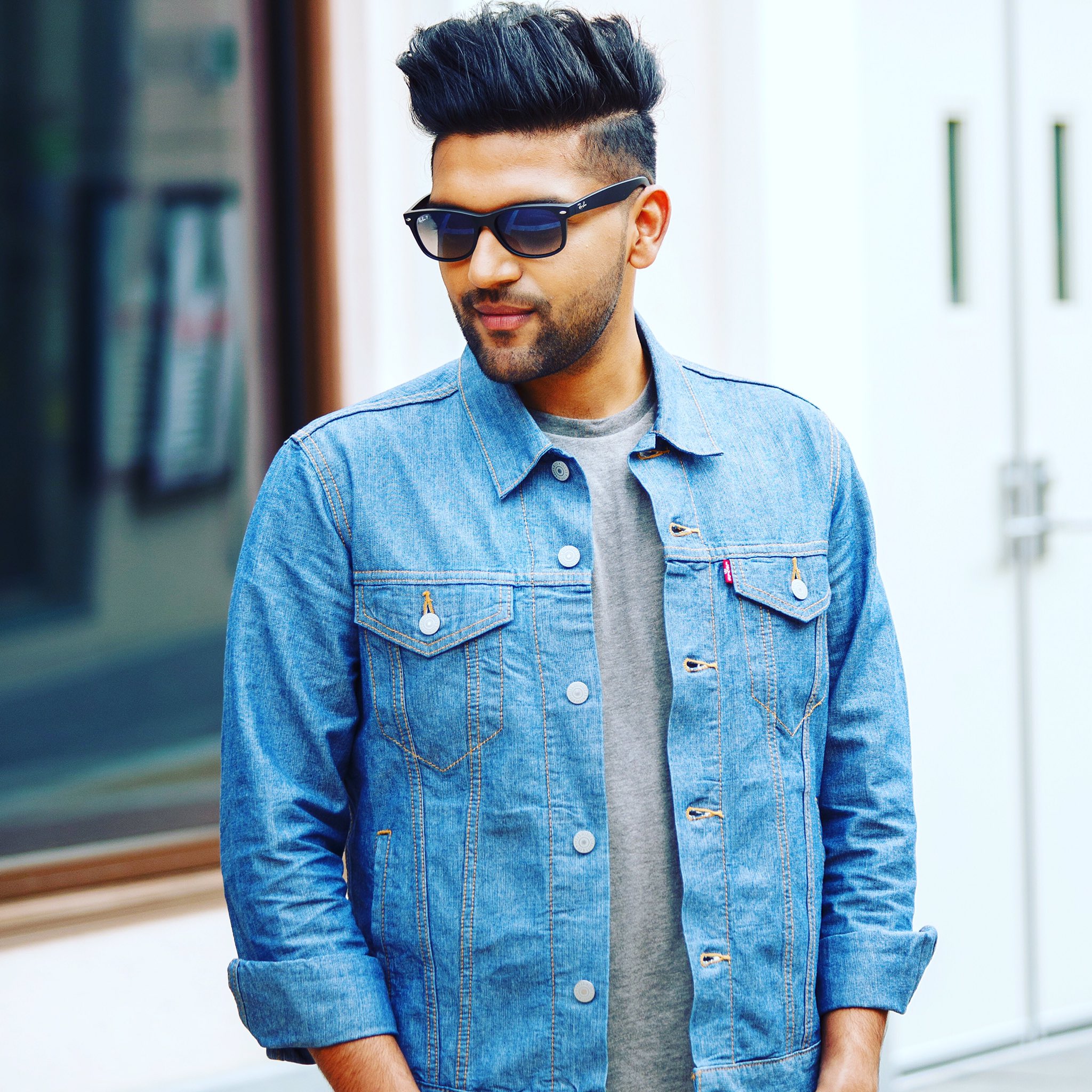 WATCH! Guru Randhawa's Dating Tips - Rediff.com