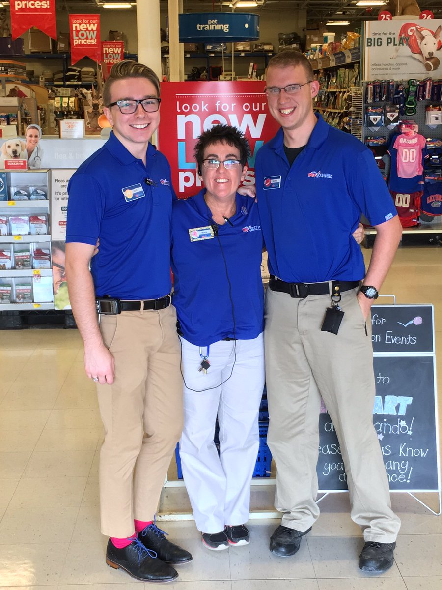 PetSmart307's tweet photo. We had to say goodbye to one of our very own today as he is relocating to Dallas! 

Store 1121, take care of him! ❤️ https://t.co/6NLr1fbd3x